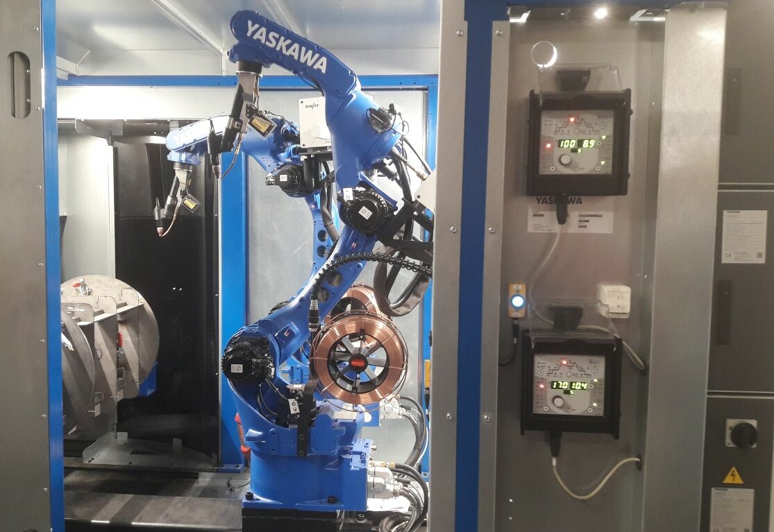 SODEC-Robotique-Intégration robots twin, procédé TIG EWM dans cellule robotique YASKAWA